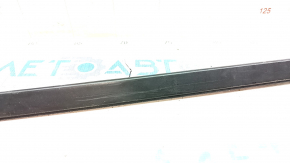 Left windshield molding Ford Edge 15 - scratches, crack