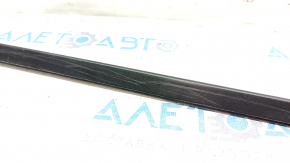Windshield molding right Ford Edge 15- scratch