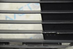 Lower grille of front bumper Toyota Prius V 12-14 pre-rest, broken
