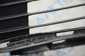 Lower grille of front bumper Toyota Prius V 12-14 pre-rest, broken
