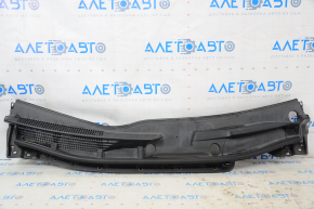 Wiper grille plastic Toyota Prius V 12-17 torn seal