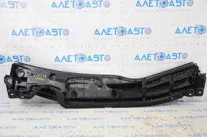 Wiper grille plastic Toyota Prius V 12-17 torn seal