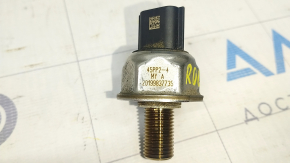 Fuel pressure sensor Nissan Rogue 21-22 2.5 on the fuel rail