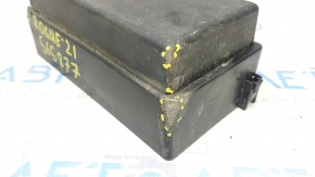 Nissan Rogue 21-23 underhood fuse box cover is rubbed
