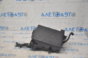 Underhood fuse box Toyota Prius V 12-17