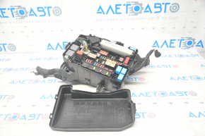Underhood fuse box Toyota Prius V 12-17