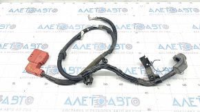 Positive terminal of the Honda Accord battery 18-22