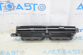 Toyota Prius 30 10-11 central air duct deflector black