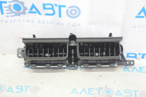 Toyota Prius 30 10-11 central air duct deflector black