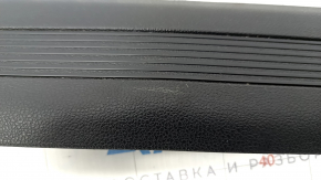 Front left threshold trim VW Tiguan 18 - black, plastic turned white, broken fastening