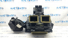 The heater body is bare BMW X5 E70 07-13 the latch is broken