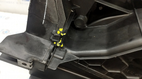 The heater body is bare BMW X5 E70 07-13 the latch is broken