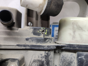Canister with carbon absorber VW Passat b7 12-15 USA, broken fitting