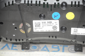 Instrument cluster VW Golf 15-39k crack in mount