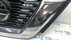Radiator grill grill Nissan Rogue 17- under the camera, under the radar, under the round emblem, with the emblem, sand