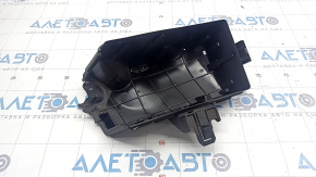 VW Tiguan 18 underhood fuse box housing - broken latch