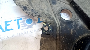 Front right mudguard Nissan Rogue 14-20 broken fasteners