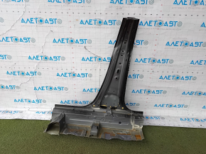 The central right body pillar of Honda Accord 18-22 is sawn off, butt