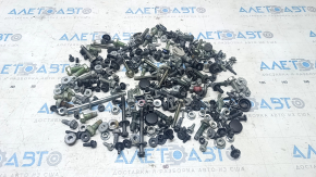 Nissan Rogue 14-20 interior hardware incomplete