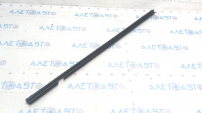 Glass seal inside rear right door Chevrolet Volt 16-
