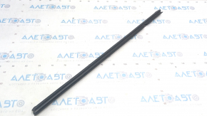 Glass seal inside rear left door Chevrolet Volt 16-
