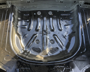 VW Golf 15 trunk trough - on the body