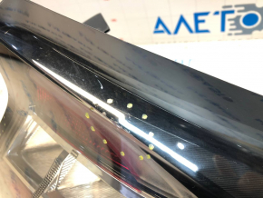 Right headlight Chevrolet Volt 16 - scratch, worn