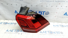 Light outer wing right VW Tiguan 18-usa, broken mount, scratches