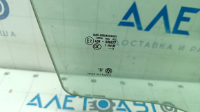 Glass of the front right door VW Touareg 11-17