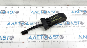 Front right door limiter VW Touareg 11-17 cracks in plastic