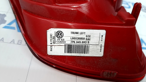 Interior tailgate light left VW Touareg 13-14 halogen type 2, worn, broken glass