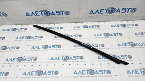 Windshield molding right VW Touareg 11-17