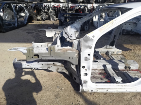 Quarter front left Jeep Cherokee KL 19-21 on the body, white
