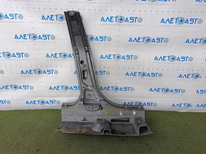 The central left body pillar of BMW 3 F30 12-18 is sawn off, butts