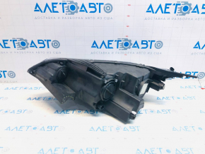Headlight front right bare Chevrolet Volt 16 - chips, scratches, broken fasteners, missing body fragment