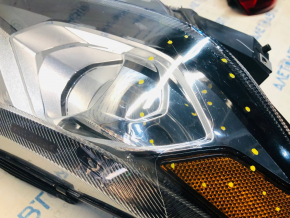 Headlight front right Chevrolet Volt 16 - scratches, abrasion, missing fastening fragment