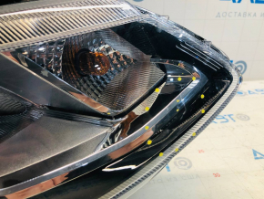 Headlight front right Chevrolet Volt 16 - scratches, abrasion, missing fastening fragment