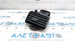 Front passenger panel air duct deflector right VW Touareg 11-14