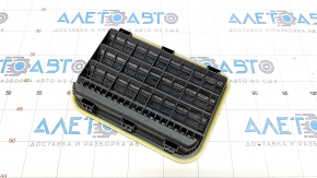 Ventilation shield right VW Touareg 11-17