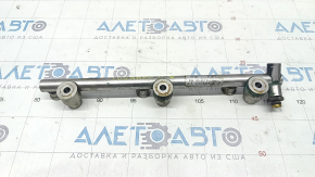 Fuel rail lower VW Touareg 11-17 3.6