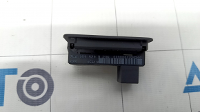 Button for closing the trunk door VW Touareg 11-17