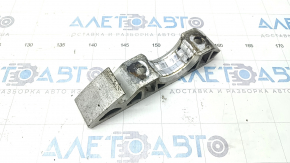 Front stabilizer mounting bracket left VW Touareg 11-17