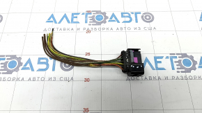 Chip of the front headlight VW Touareg 11-14 xenon+LED AFS, broken
