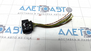 Chip of the front headlight VW Touareg 11-14 xenon+LED AFS, broken