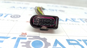 Chip of the front headlight VW Touareg 11-14 xenon+LED AFS, broken