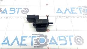 Intake solenoid valve VW Touareg 11-17