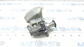 Master brake cylinder with reservoir VW Touareg 11-17 with cover