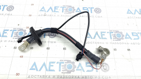 Positive terminal of battery VW Touareg 11-17