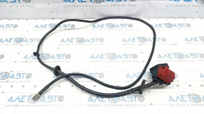 Positive terminal of battery VW Touareg 11-17 underhood