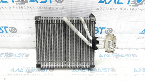 Evaporator VW Touareg 11-17 with valve